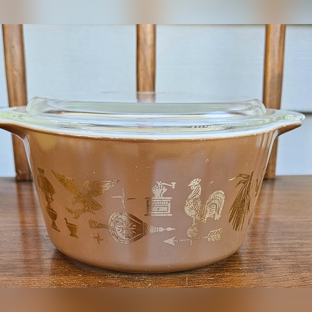 Vintage Pyrex Early American 1 Quart Casserole, #473 with Lid. - Picture 2 of 4